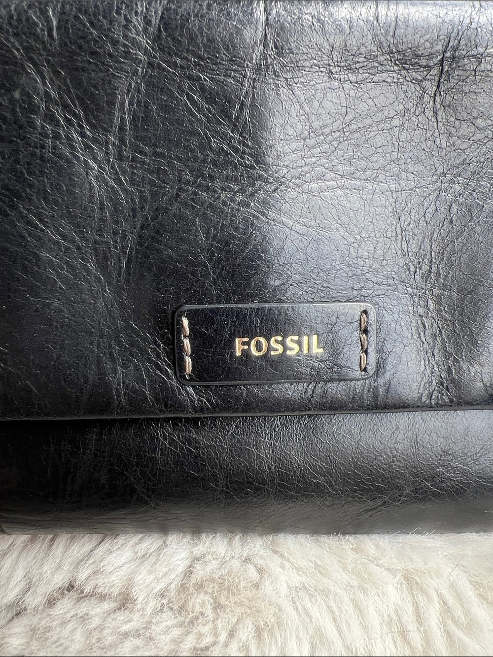 Fossil Black Leather Fold Wallet with Gold Trim - Picture 2 of 10